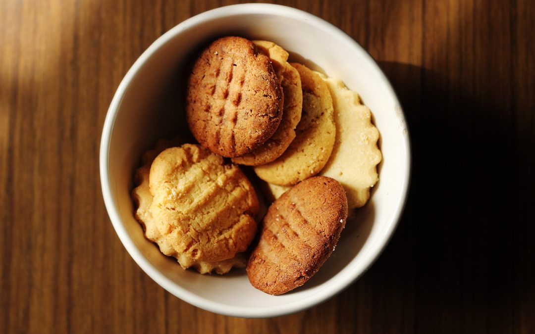 Grandma’s 5-ingredient Peanut Butter Cookie Recipe [Award-Winning]